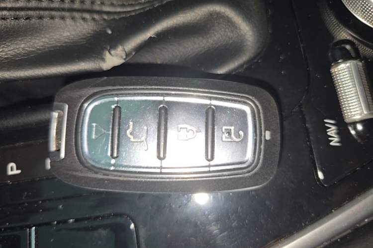 Used Soueast DX7 2018 Prime 1.8T DCT Flagship Model China V Standard Vehicle Key