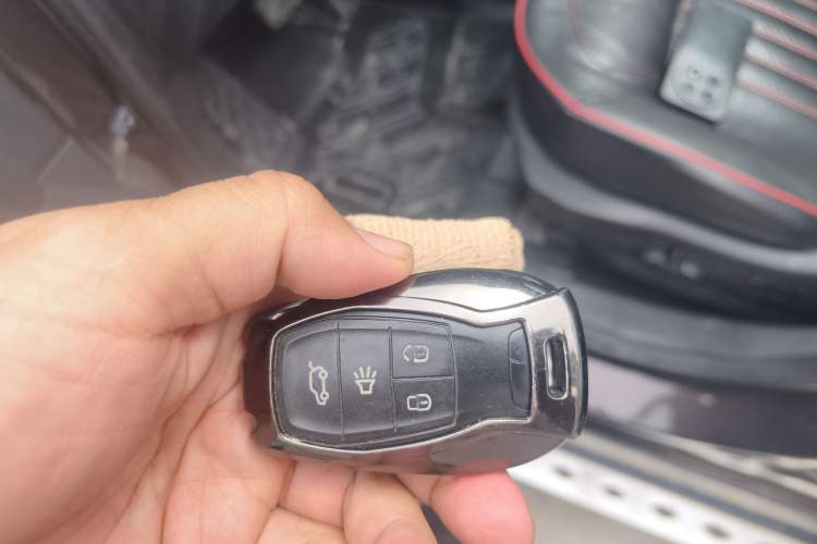 Used Soueast DX7 2018 1.5T Automatic Luxury Model Vehicle Key