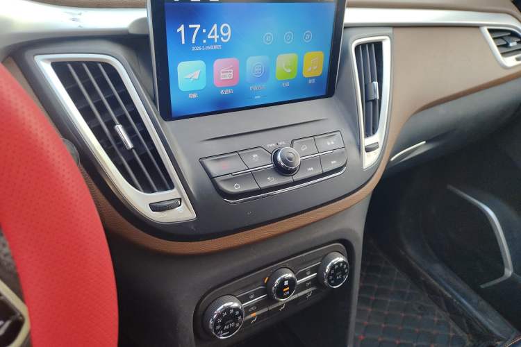 Used Soueast DX7 2018 Classic Edition 1.5T Automatic Comfort Model China V Standard Audio And AC Panel