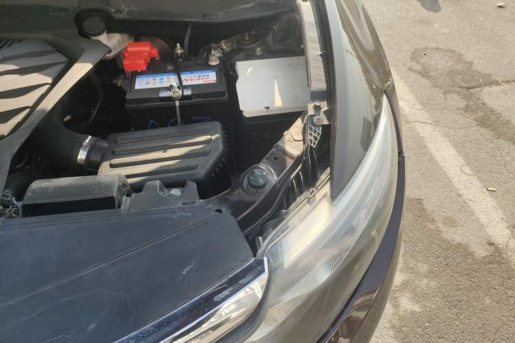 Used Soueast DX7 2018 1.5T Automatic Luxury Model Engine Bay Left