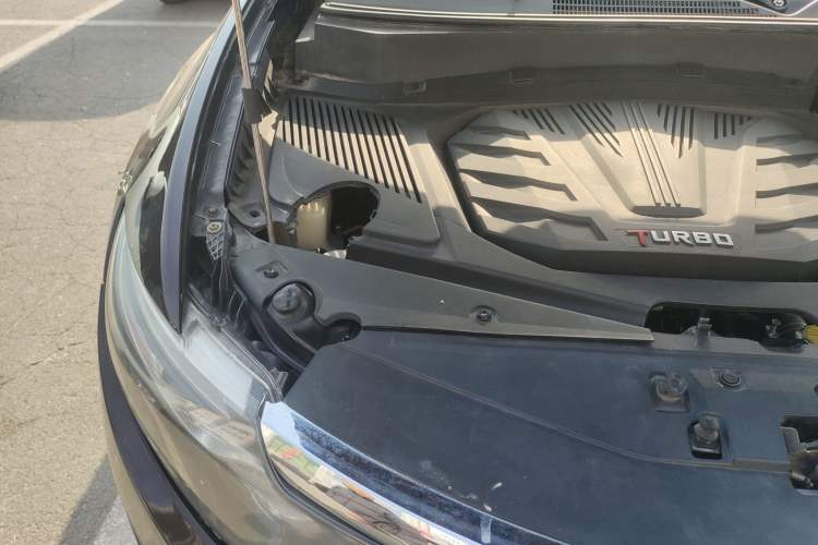 Used Soueast DX7 2018 1.5T Automatic Luxury Model Engine Bay Right