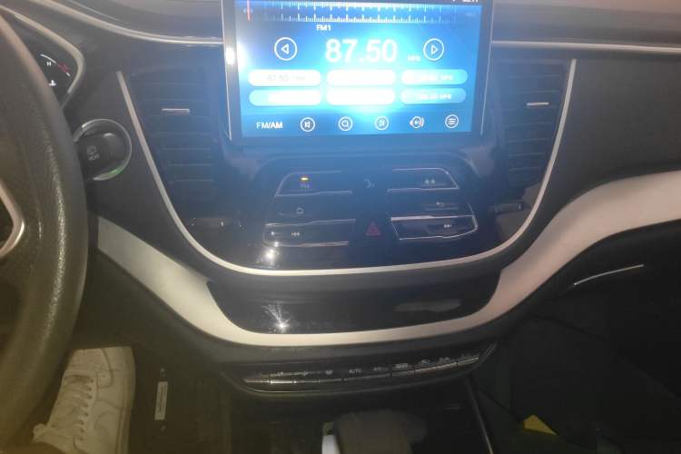 Used Soueast DX7 2018 Prime 1.5T Automatic Luxury Model China V Standard Audio And AC Panel