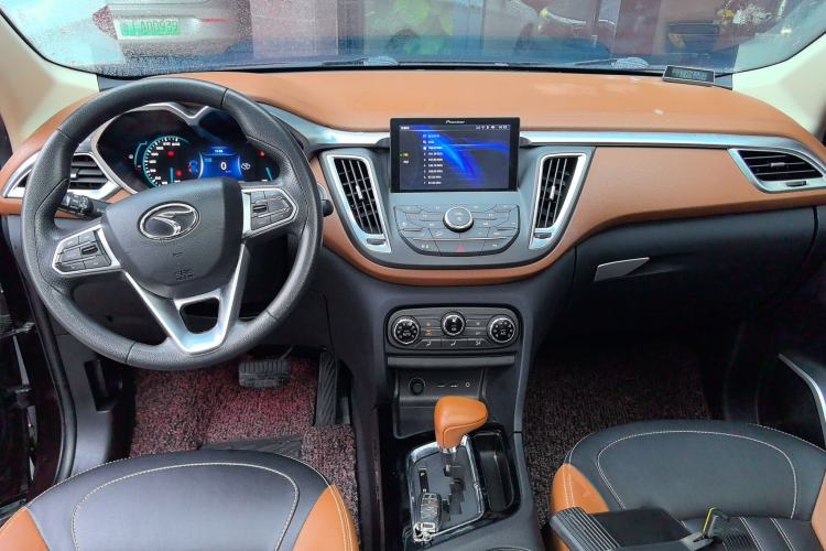 Used Soueast DX7 2018 1.5T Automatic Glory Edition Center Console