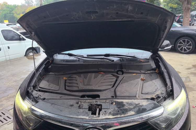 Used Soueast DX7 2018 1.5T Automatic Glory Edition Engine Bay