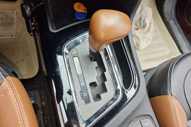Used Soueast DX7 2018 1.5T Automatic Luxury Model Gear Lever