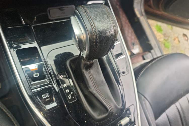 Used Soueast DX7 2018 Prime 1.8T DCT Luxury Model China V Standard Gear Lever