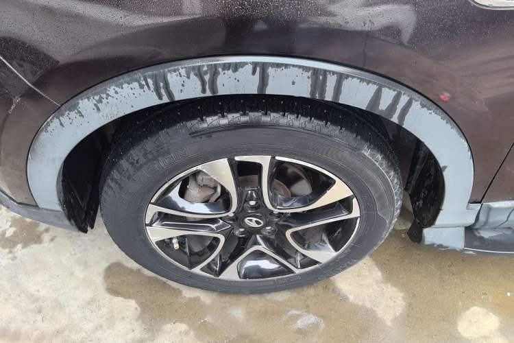 Used Soueast DX7 2018 1.5T Automatic Glory Edition Left Front Wheel Hub