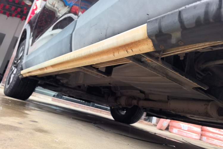 Used Soueast DX7 2018 1.5T Automatic Glory Edition Left Side Sill