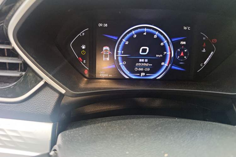 Used Soueast DX7 2018 Prime 1.8T DCT Luxury Model China V Standard Odometer Close Up