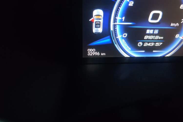 Used Soueast DX7 2018 Prime 1.5T Manual Smart Connect Starry Edition China V Standard Odometer Close Up
