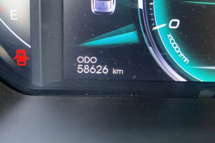 Used Soueast DX7 2018 Prime 1.8T DCT Luxury Model China V Standard Odometer Close Up