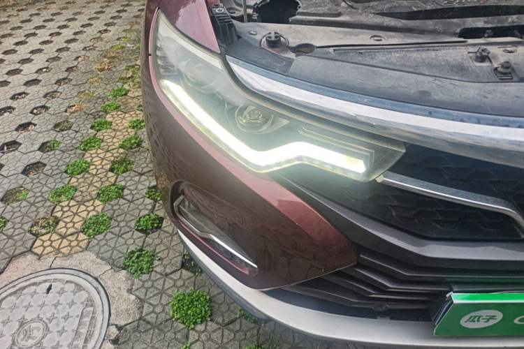 Used Soueast DX7 2018 Prime 1.8T DCT Luxury Model China V Standard Right Front Headlight