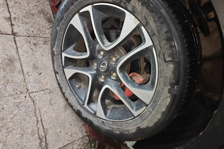 Used Soueast DX7 2018 1.5T Automatic Luxury Model Right Front Wheel Hub