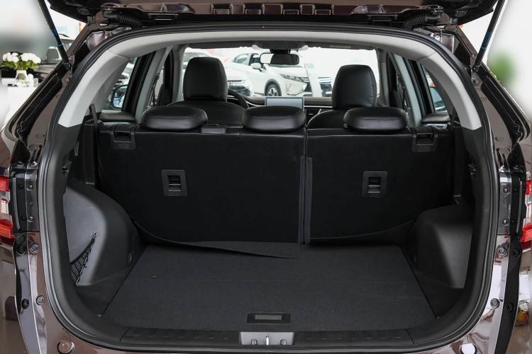 Used Soueast DX7 2018 Prime 1.5T Manual Smart Connect Starry Edition China V Standard Trunk