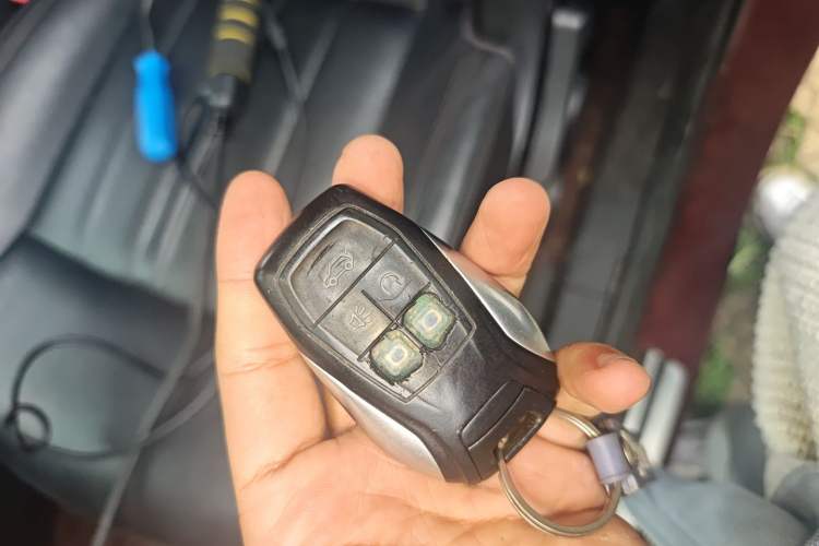 Used Soueast DX7 2018 Prime 1.8T DCT Luxury Model China V Standard Vehicle Key