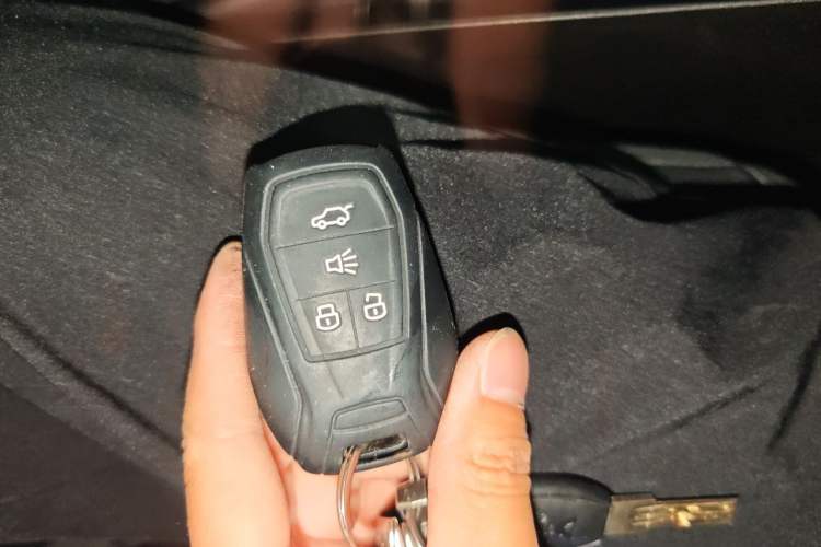 Used Soueast DX7 2018 Prime 1.5T Manual Smart Connect Starry Edition China V Standard Vehicle Key