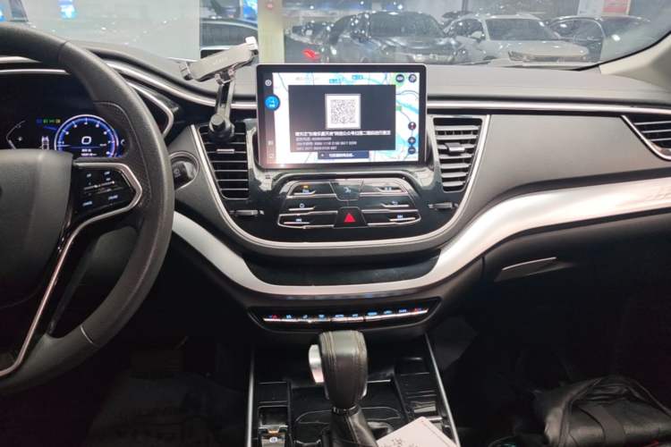 Used Soueast DX7 2018 Prime 1.5T Automatic Smart Connect Starry Sky Edition China V Standard Audio And AC Panel