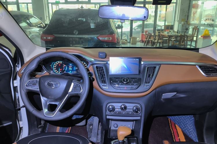 Used Soueast DX7 2018 1.5T Automatic Luxury Model Center Console