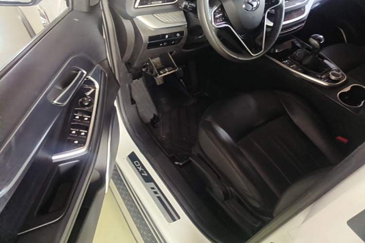 Used Soueast DX7 2018 Prime 1.5T Manual Smart Connect Starry Edition China V Standard Driver Seat
