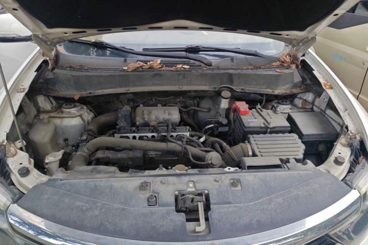Used Soueast DX7 2018 2.0T Manual CCPC Champion Edition Engine Bay