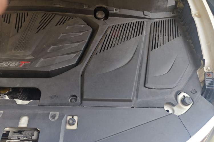 Used Soueast DX7 2018 Prime 1.8T DCT Flagship Model China V Standard Engine Bay Left