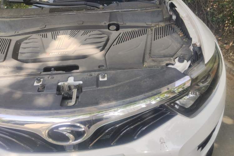 Used Soueast DX7 2018 1.5T Automatic Luxury Model Engine Bay Left