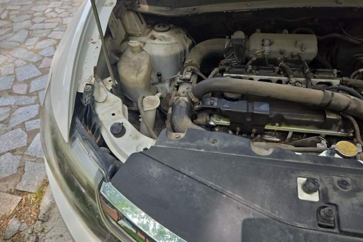 Used Soueast DX7 2018 2.0T Manual Luxury Version Engine Bay Right