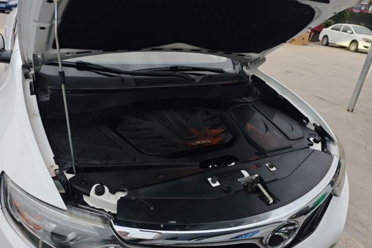 Used Soueast DX7 2018 1.5T Automatic Glory Edition Engine Bay