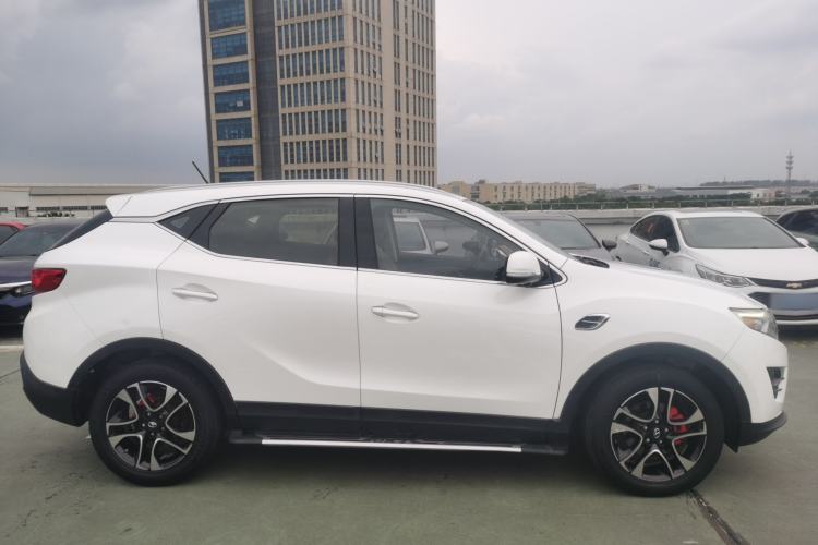 Used Soueast DX7 2018 1.5T Automatic Luxury Model Exterior 2