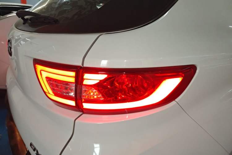 Used Soueast DX7 2018 1.5T Automatic Glory Edition Exterior 3