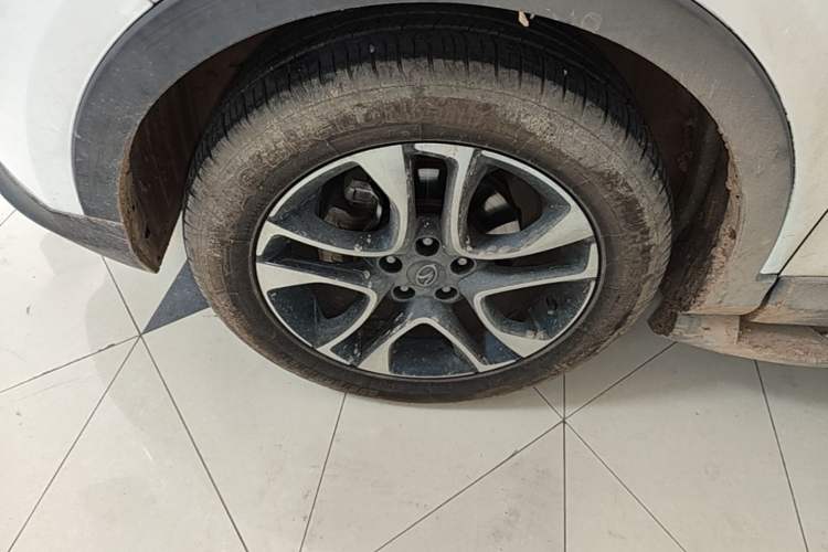 Used Soueast DX7 2018 1.5T Automatic Glory Edition Exterior 4