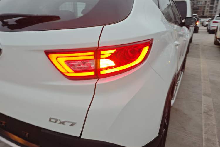 Used Soueast DX7 2018 1.5T Automatic Glory Edition Exterior 6