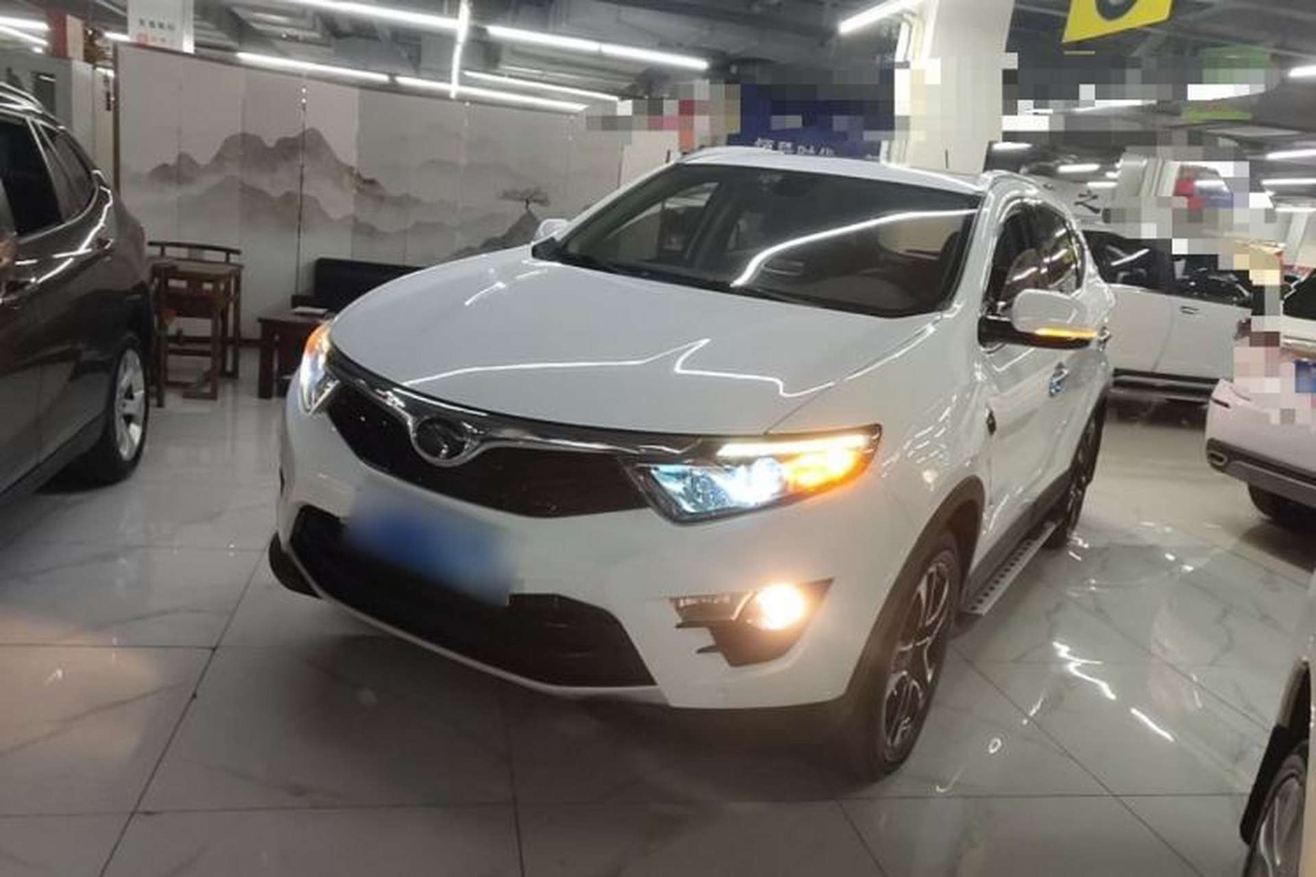 Used Soueast DX7 2018 1.5T Automatic Glory Edition Front Left 45 Deg