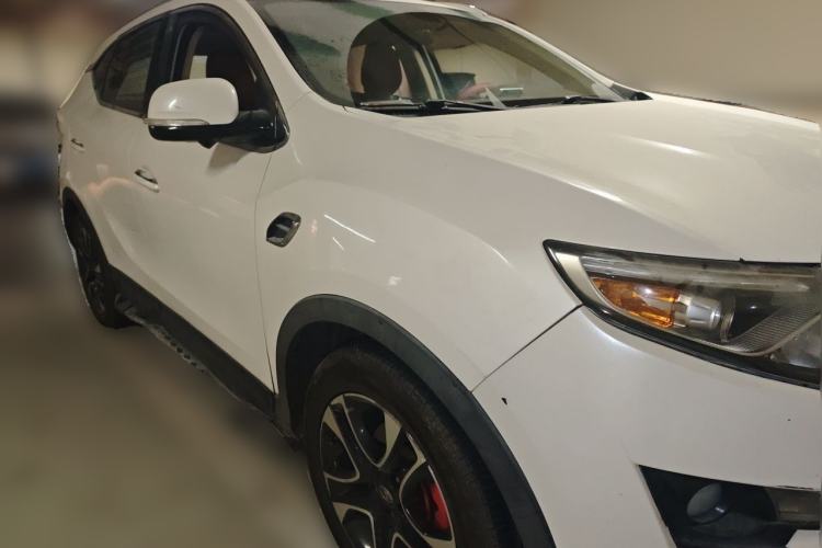 Used Soueast DX7 2018 1.5T Automatic Luxury Model Front Right 45 Deg