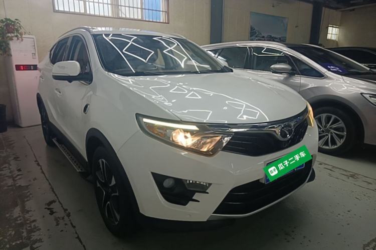 Used Soueast DX7 2018 1.5T Automatic Luxury Model Front Right 45 Deg