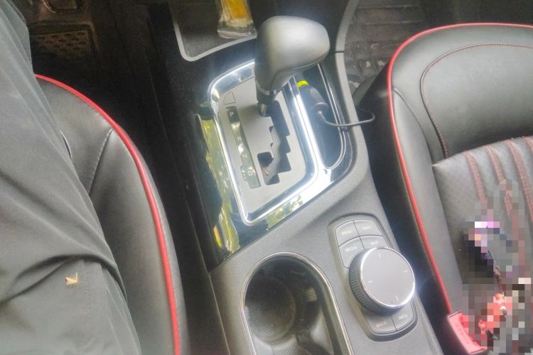Used Soueast DX7 2018 1.5T Automatic Luxury Model Gear Lever