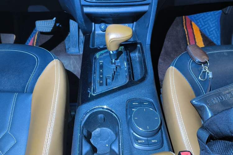 Used Soueast DX7 2018 1.5T Automatic Luxury Model Gear Lever