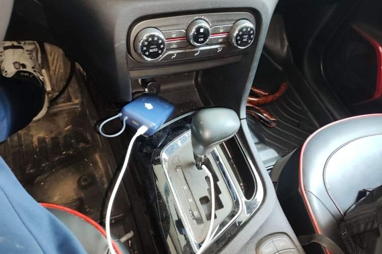 Used Soueast DX7 2018 1.5T Automatic Glory Edition Gear Lever