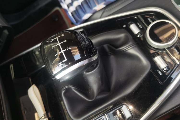 Used Soueast DX7 2018 Prime 1.5T Manual Smart Connect Starry Edition China V Standard Gear Lever