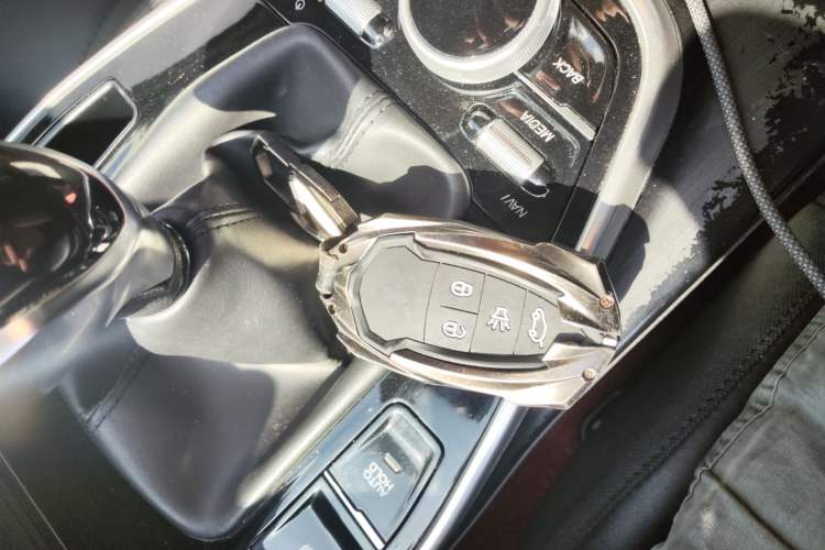 Used Soueast DX7 2018 Prime 1.5T Manual Smart Connect Starry Edition China V Standard Interior 1