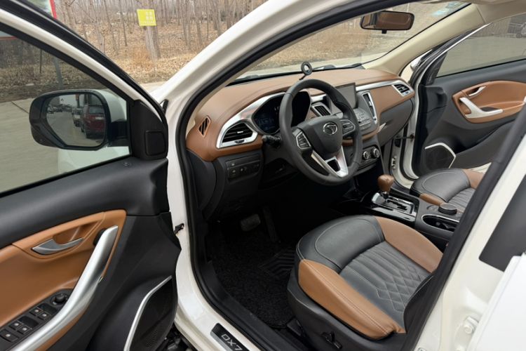 Used Soueast DX7 2018 1.5T Automatic Luxury Model Interior 2