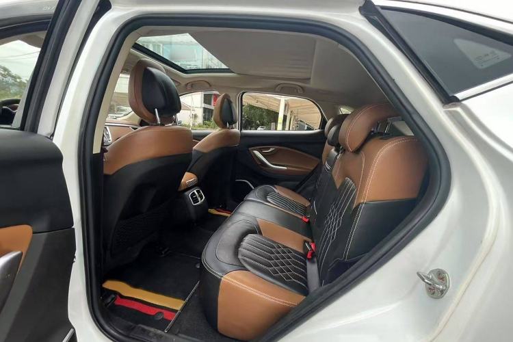 Used Soueast DX7 2018 1.5T Automatic Luxury Model Interior 2
