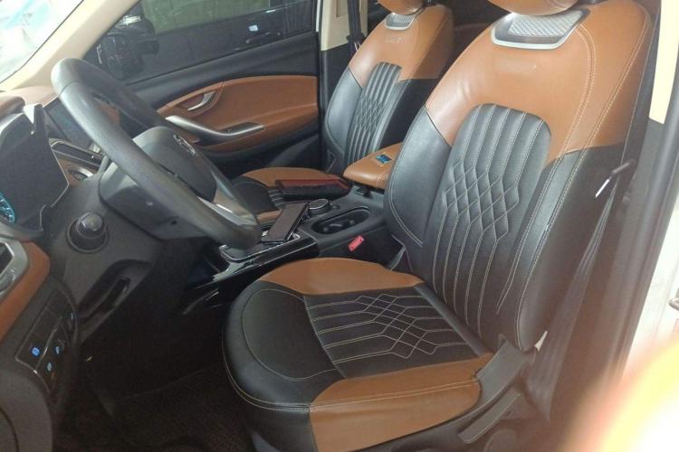 Used Soueast DX7 2018 1.5T Automatic Glory Edition Interior 2
