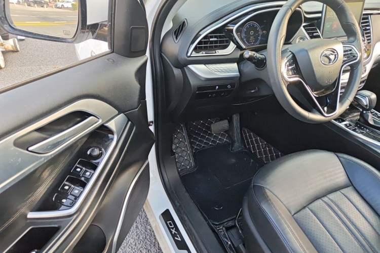 Used Soueast DX7 2018 Prime 1.5T Automatic Smart Connect Starry Sky Edition China V Standard Interior 3
