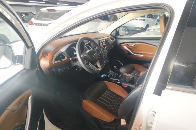 Used Soueast DX7 2018 1.5T Manual Triumph Edition Interior 3