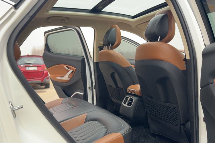 Used Soueast DX7 2018 1.5T Automatic Luxury Model Interior 3