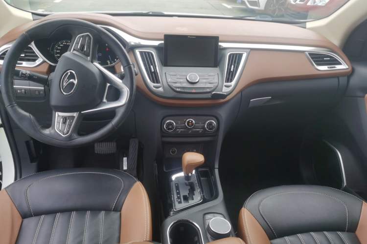 Used Soueast DX7 2018 1.5T Automatic Luxury Model Interior 3