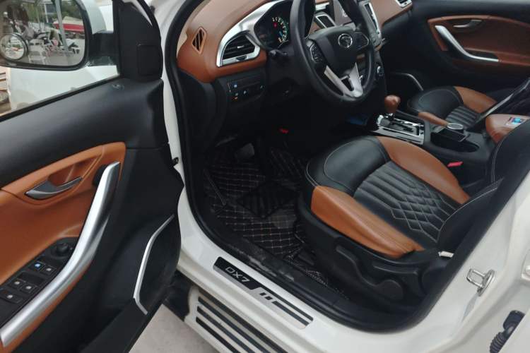 Used Soueast DX7 2018 1.5T Automatic Glory Edition Interior 3