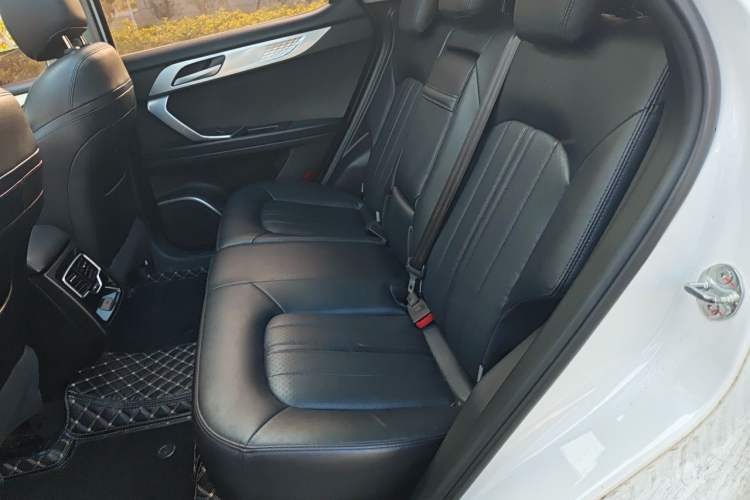 Used Soueast DX7 2018 Prime 1.5T Automatic Smart Connect Starry Sky Edition China V Standard Interior 4