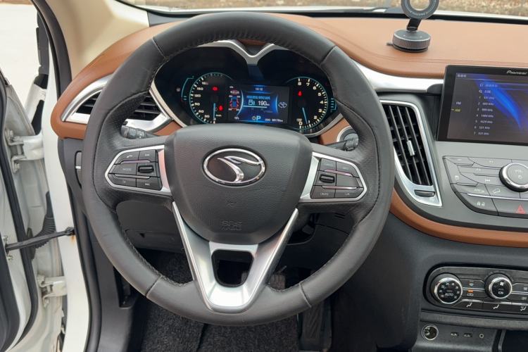 Used Soueast DX7 2018 1.5T Automatic Luxury Model Interior 4